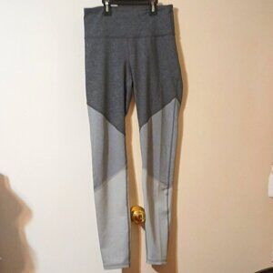 EUC ~ Old Navy Active Go-Dry Fitted Shades of Gray Leggings (Size: Medium)